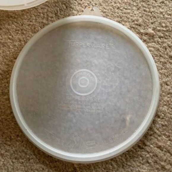 Tupperware 263-25 Sheer Canister Container With 238-29 Lid - Picture 5 of 9